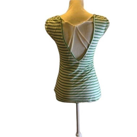 Top - Picture 2 of 4